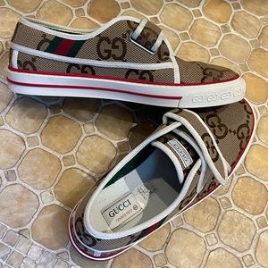 100% authentic Gucci sneakers worn one time. US size 10 European 8+